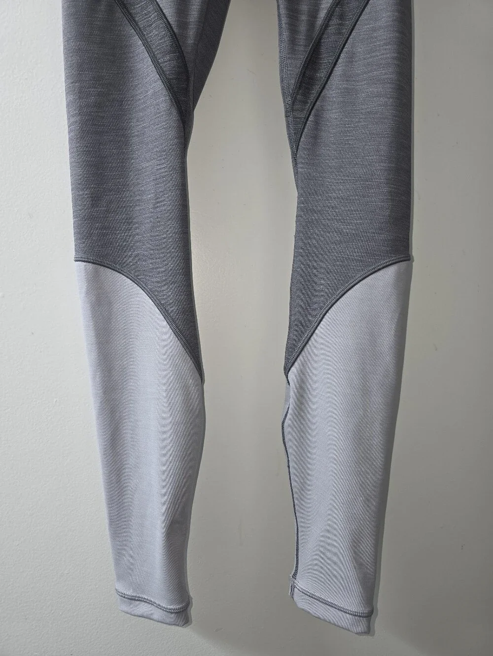 Lululemon Athletica Gray Colorblock Leggings With Pockets Size 0 / XXXS